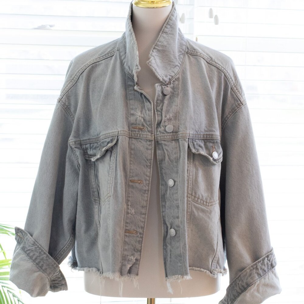 Oversized Wild Fable Gray Cropped Frayed Hem Jean Jacket - Size XL